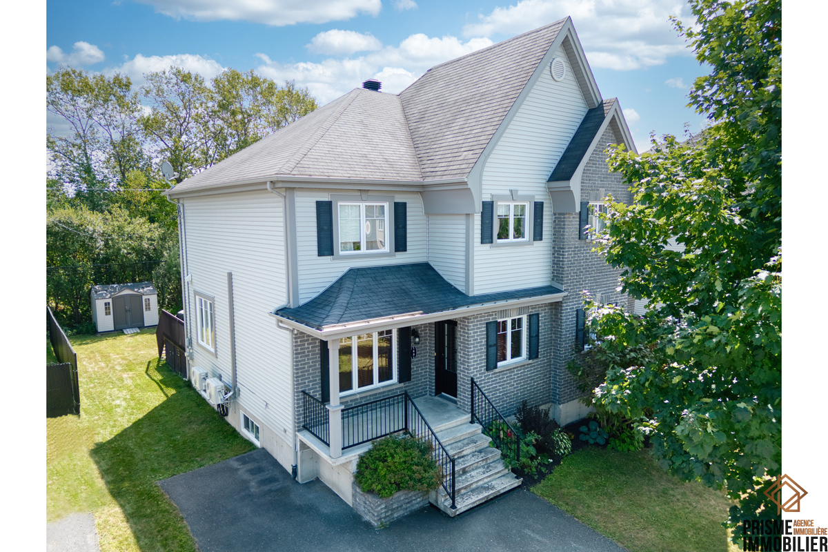 Découvrez cette superbe propriété disponible via notre agence immobilière à Sherbrooke au prix de $459,000 Sherbrooke .